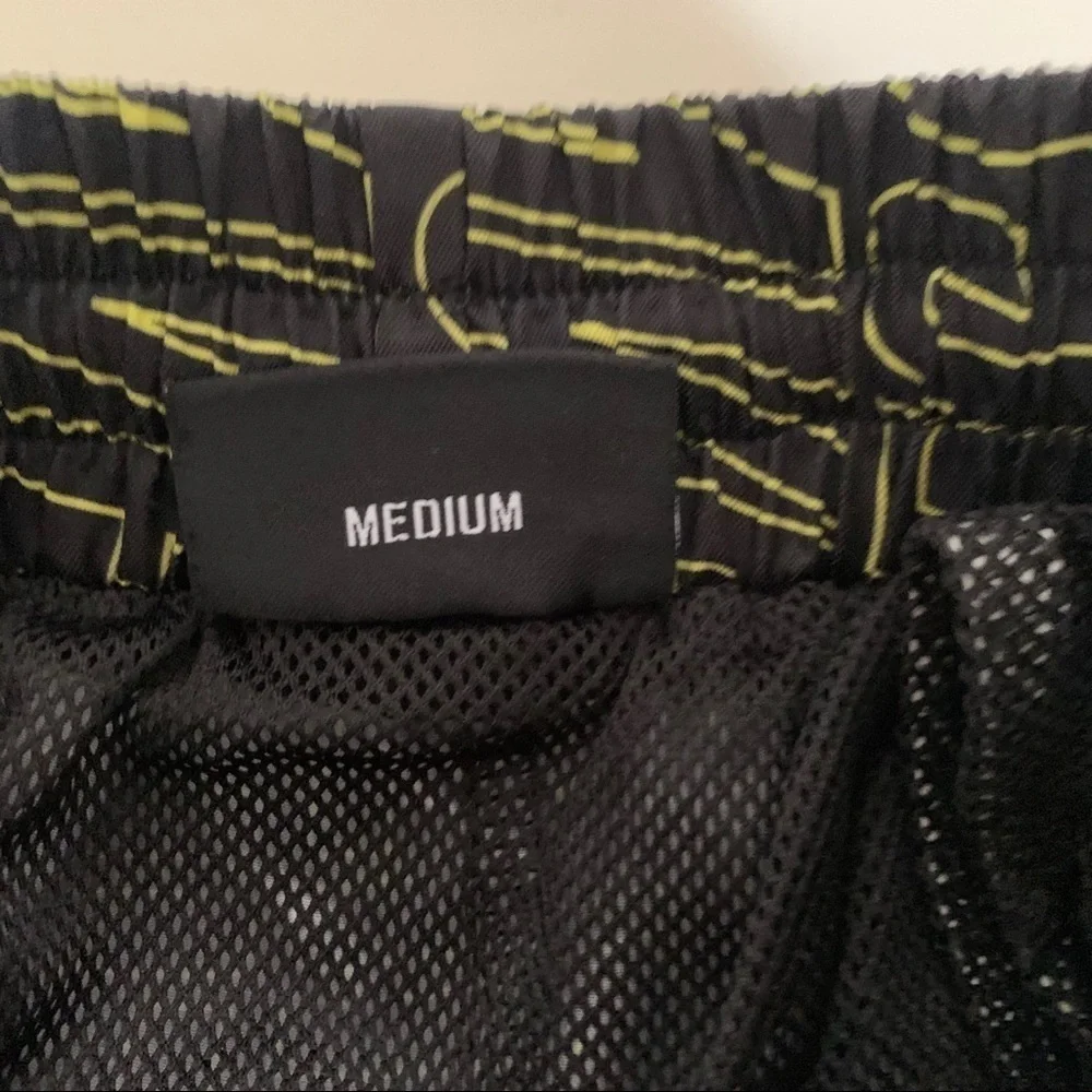 VFILES Men’s 5” Logo Swim Shorts Black Size Medium